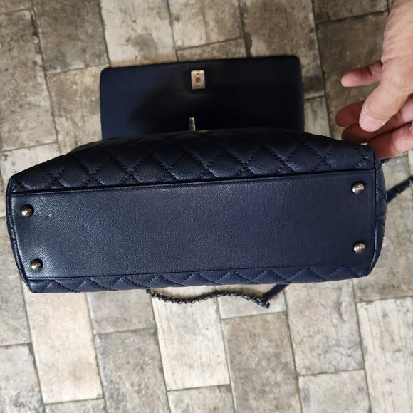 Chanel Caviar Quilted Navy Blue Flap-bag, Authentic - Picture 6 of 16